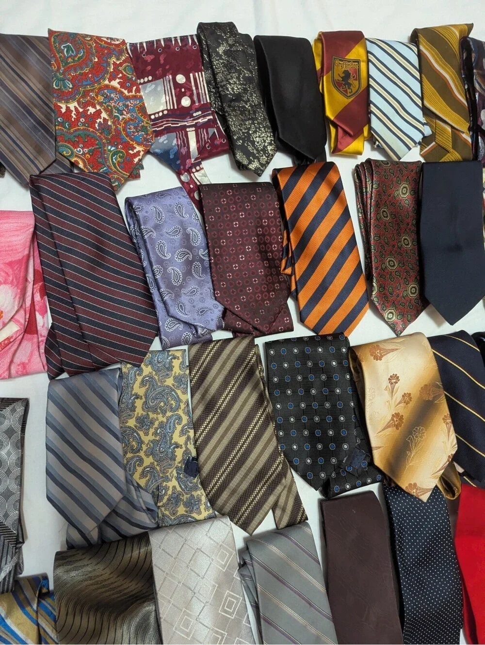 Large Lot of 150 Mens Neckties Ties for Wear Or Crafts Various Brands Colors